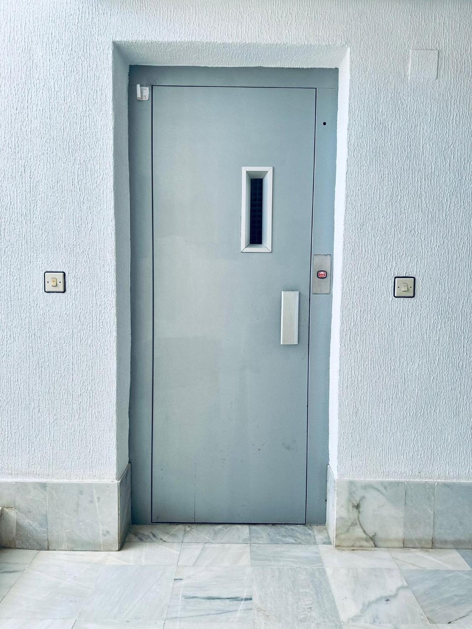 Studio Apartment Santana Habaneras - 05 At Beach With Garage, Pool And Lift تورّيفيِخا المظهر الخارجي الصورة